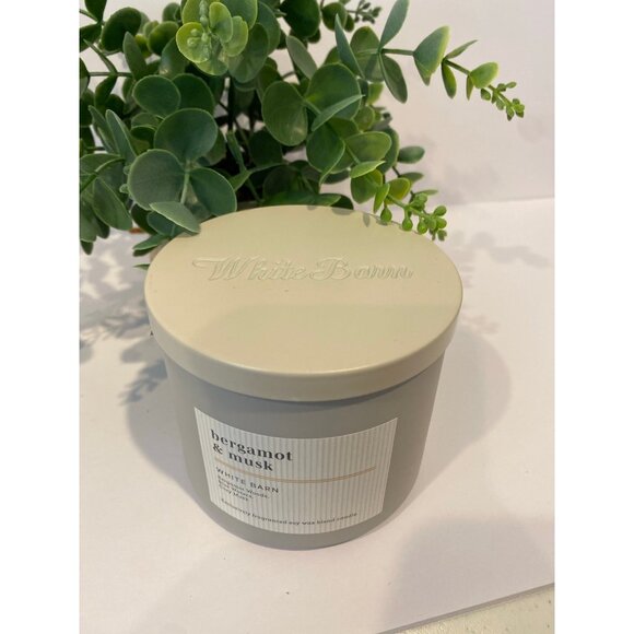 Bath & Body Works White Barn “Bergamot & Musk” New 3 Wick Candle - Picture 3 of 5